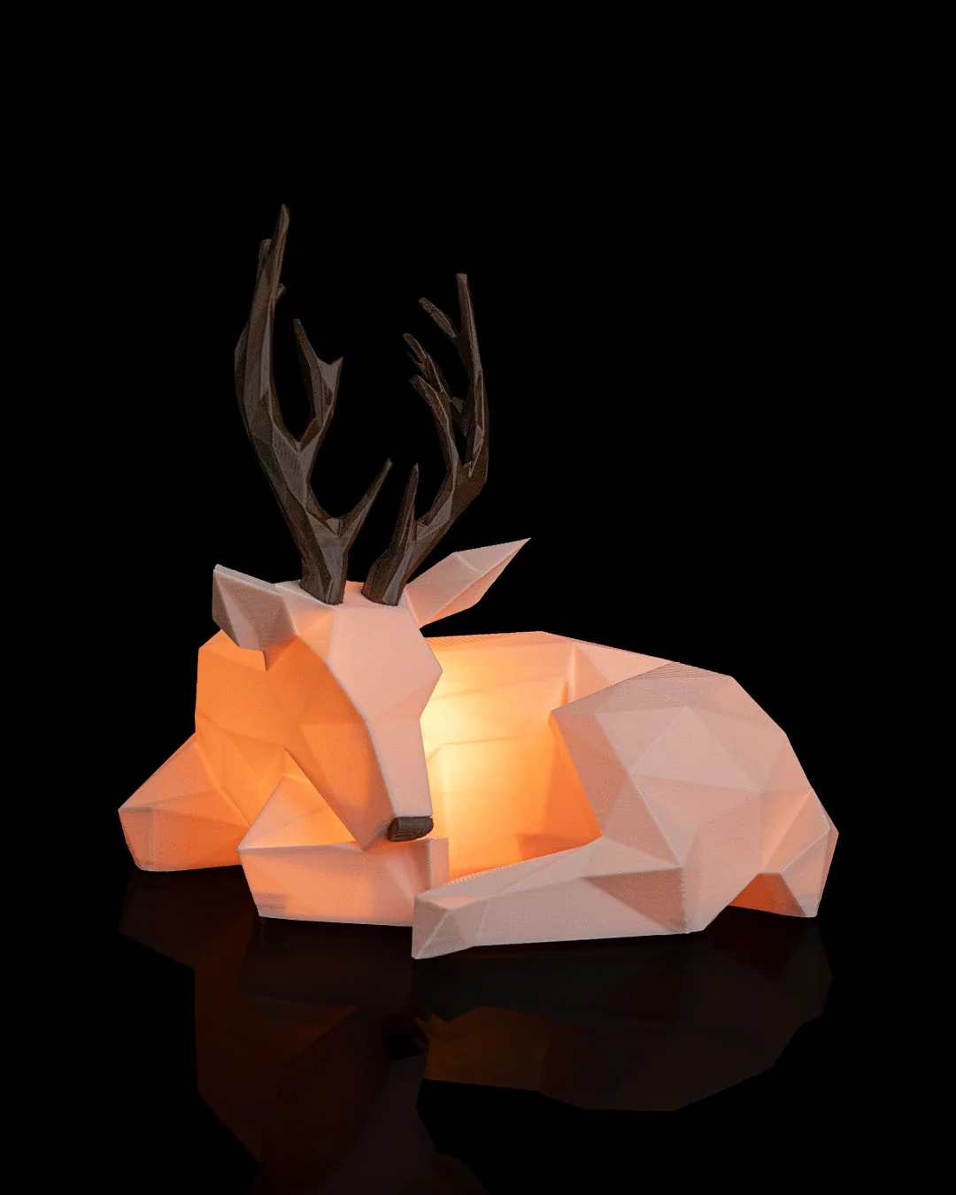 Low-Poly Reindeer Lamp